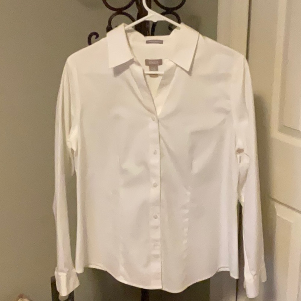 Women’s V-neck long sleeve crips white dress shirt